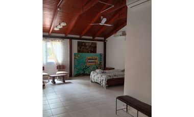 Casa con pileta cálida y luminosa en La María, Colonia Benitez