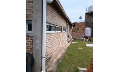 Casa con pileta cálida y luminosa en La María, Colonia Benitez