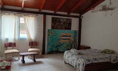 Casa con pileta cálida y luminosa en La María, Colonia Benitez