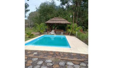 Casa con pileta cálida y luminosa en La María, Colonia Benitez