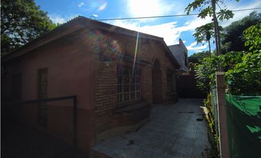 PROPIEDAD CON MÚLTIPLES CONSTRUCCIONES