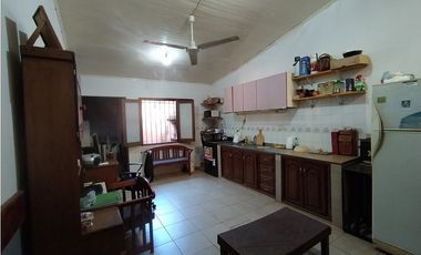 PROPIEDAD CON MÚLTIPLES CONSTRUCCIONES