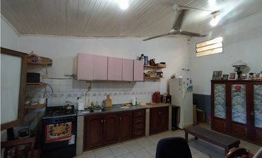 PROPIEDAD CON MÚLTIPLES CONSTRUCCIONES