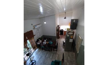 PROPIEDAD CON MÚLTIPLES CONSTRUCCIONES