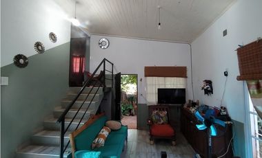 PROPIEDAD CON MÚLTIPLES CONSTRUCCIONES