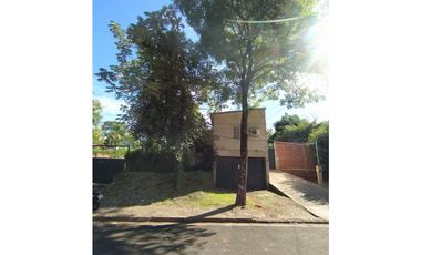 PROPIEDAD CON MÚLTIPLES CONSTRUCCIONES