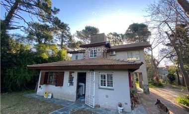 CASA DE 5 AMBIENTES CON PISCINA EN ZONA CENTRO – VILLA GESELL