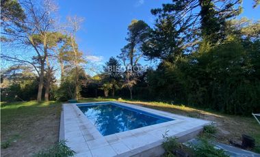 CASA DE 5 AMBIENTES CON PISCINA EN ZONA CENTRO – VILLA GESELL