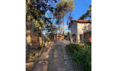 CASA DE 5 AMBIENTES CON PISCINA EN ZONA CENTRO – VILLA GESELL