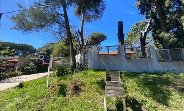 CASA DE 5 AMBIENTES CON PISCINA EN ZONA CENTRO – VILLA GESELL
