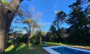 CASA DE 5 AMBIENTES CON PISCINA EN ZONA CENTRO – VILLA GESELL