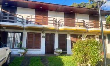 Villa Gesell duplex en pasaje 123 cerca de la playa