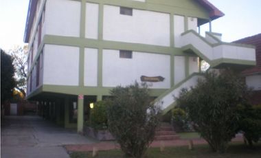 Dpto en Av.2 y 142 DOCEMAR a 200 mts del mar en hermoso barrio