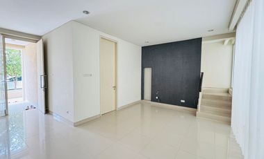 Rumah Longbeach Pakuwon City