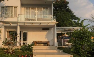 Dijual Rumah Villa di Dago Bandung