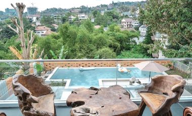 Dijual Rumah Villa di Dago Bandung