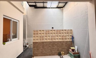 Rumah 2 lantai di Komplek Pondok Mas Baros, dekat exit tol, SHM