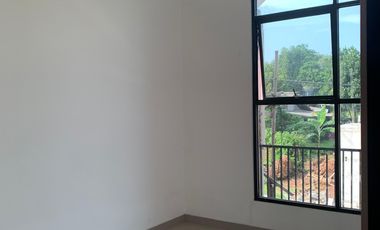 Rumah indah 2 lantai 3 kamar tidur dan 1 kamar mandi free design