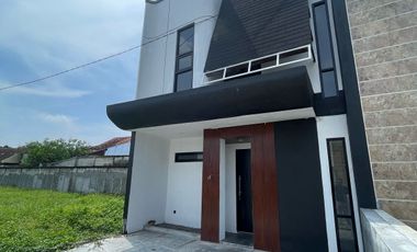 Jual Rumah Minimalis Modern di Villa Edelweis, Kartasura