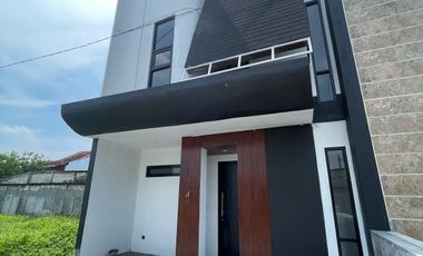 Jual Rumah Minimalis Modern di Villa Edelweis, Kartasura