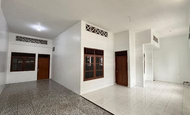 rumah baru disewakan solo di Fajar Indah Baturan Karanganyar