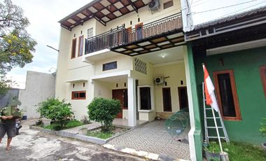 Rumah 2 lt Bagus ada AC di Perum Cluster Gawanan Colomadu