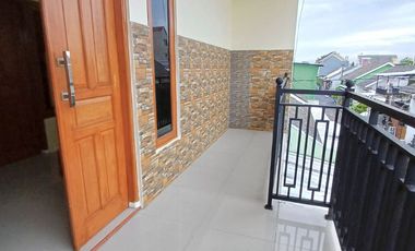 Rumah 2 lt Bagus ada AC di Perum Cluster Gawanan Colomadu