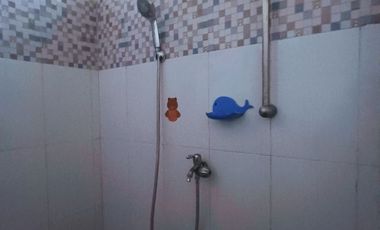 Rumah 2 lt Bagus ada AC di Perum Cluster Gawanan Colomadu