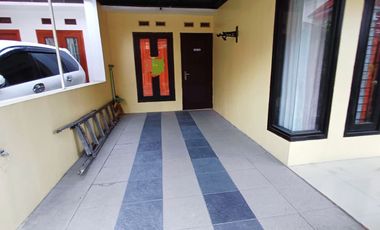 Rumah Cantik Sewa Siap Huni di Perum Tohudan