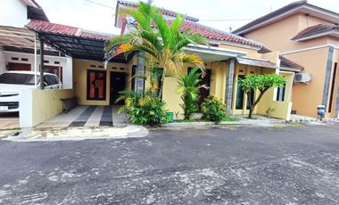 Rumah Cantik Sewa Siap Huni di Perum Tohudan