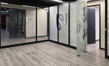 Oficina en Arriendo en Padre Mariano 285