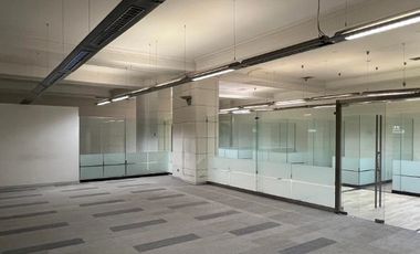 Local Comercial en Arriendo en Morandé 230