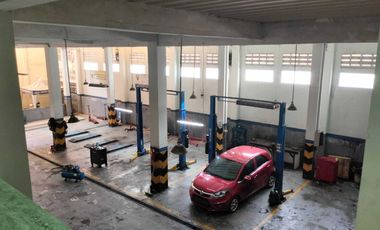 Gedung 4Lantai ex Showroom & bengkel mobil include Peralatan -OvenCat