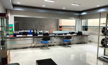 Gedung 4Lantai ex Showroom & bengkel mobil include Peralatan -OvenCat