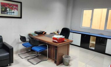 Gedung 4Lantai ex Showroom & bengkel mobil include Peralatan -OvenCat