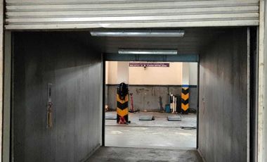 Gedung 4Lantai ex Showroom & bengkel mobil include Peralatan -OvenCat