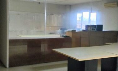 Gedung 4Lantai ex Showroom & bengkel mobil include Peralatan -OvenCat