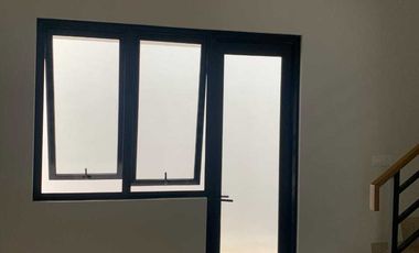 Sewa Rumah Murah 2 Lantai L6 Cluster Regia Summarecon Crown Gading 037