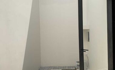 Sewa Rumah Murah 2 Lantai L6 Cluster Regia Summarecon Crown Gading 037