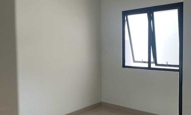 Sewa Rumah Murah 2 Lantai L6 Cluster Regia Summarecon Crown Gading 037
