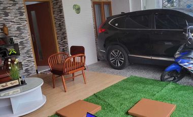 DISEWAKAN VILLA TENGAH KOTA DEKAT SEMUA TEMPAT WISATA BATU