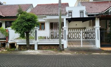 Disewa Rumah di Perumahan Elite Raffles Hills Cibubur - Jakarta Timur