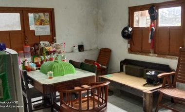 RUMAH LOKASI STRATEGIS PINGGIR JALAN SOLO , KEPRABON BANJARSARI