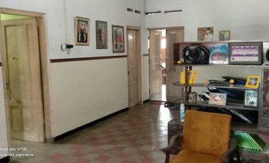 RUMAH LOKASI STRATEGIS PINGGIR JALAN SOLO , KEPRABON BANJARSARI