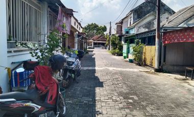 Rumah murah di solo baru area perumahan