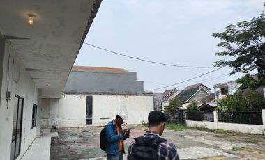 Tempat Usaha Ex Parikesit Cafe dan Seberangnya Super Indo DISEWAKAN