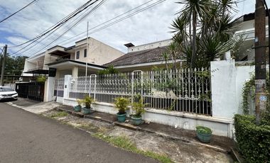Rumah Nyaman 1 LT di Jl Cendrawasih Bintaro Jakarta Selatan