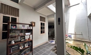 Rumah Nyaman 1 LT di Jl Cendrawasih Bintaro Jakarta Selatan