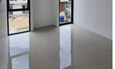 Rumah mini alis 2 lantai dekat tol jatikarya