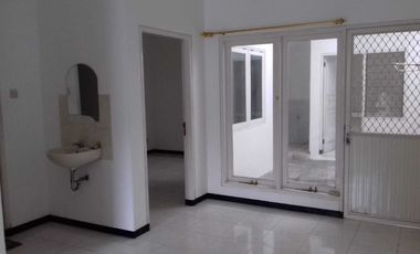 Disewakan Rumah Siap Huni Terawat  Nirwana Regency, Wonorejo Rungkut